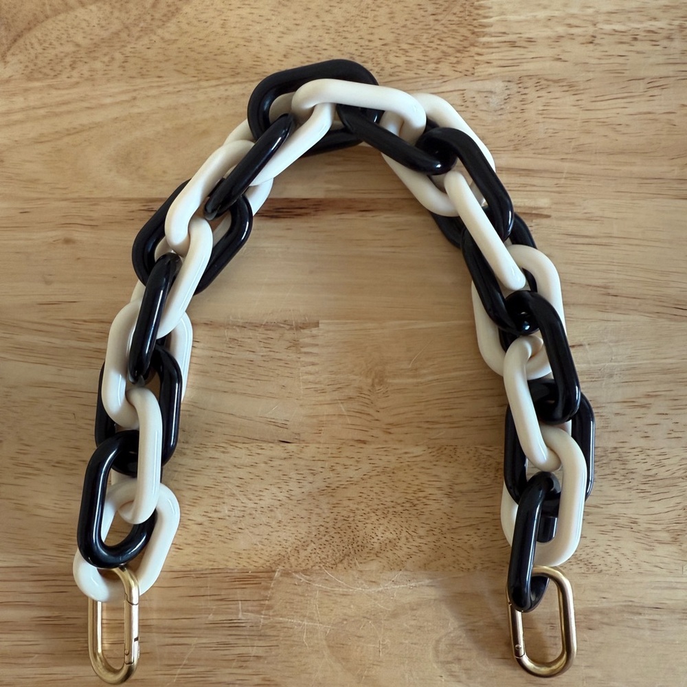 Clare V. Shortie strap - black and cream/white resin